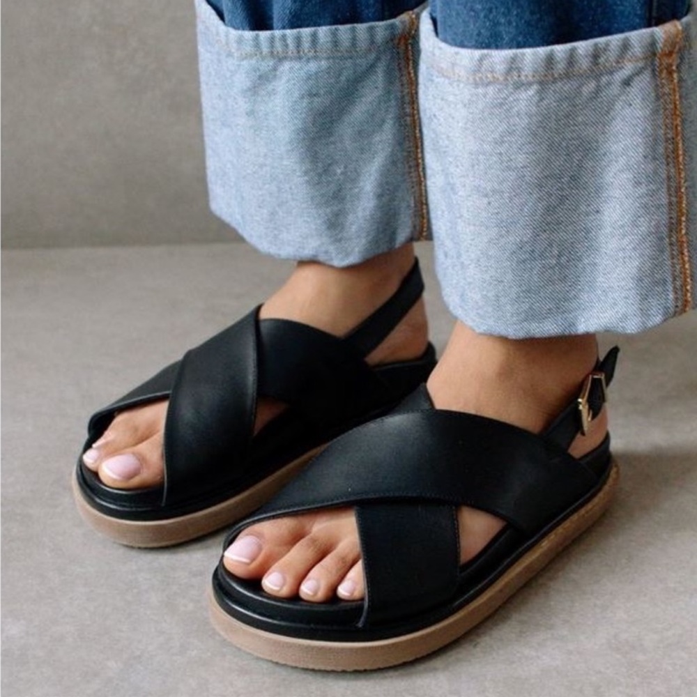 Aloha marshmallow womens sandal size 40